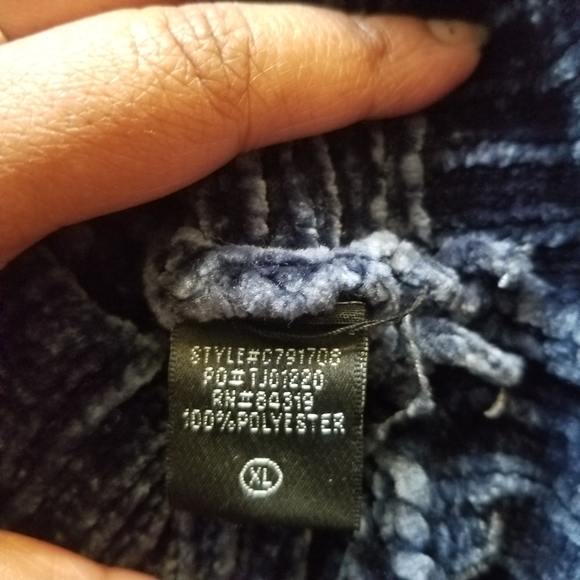 ๐ค Cyrus Chunky Knit Blue Sweater ๐ค - Picture 9 of 11